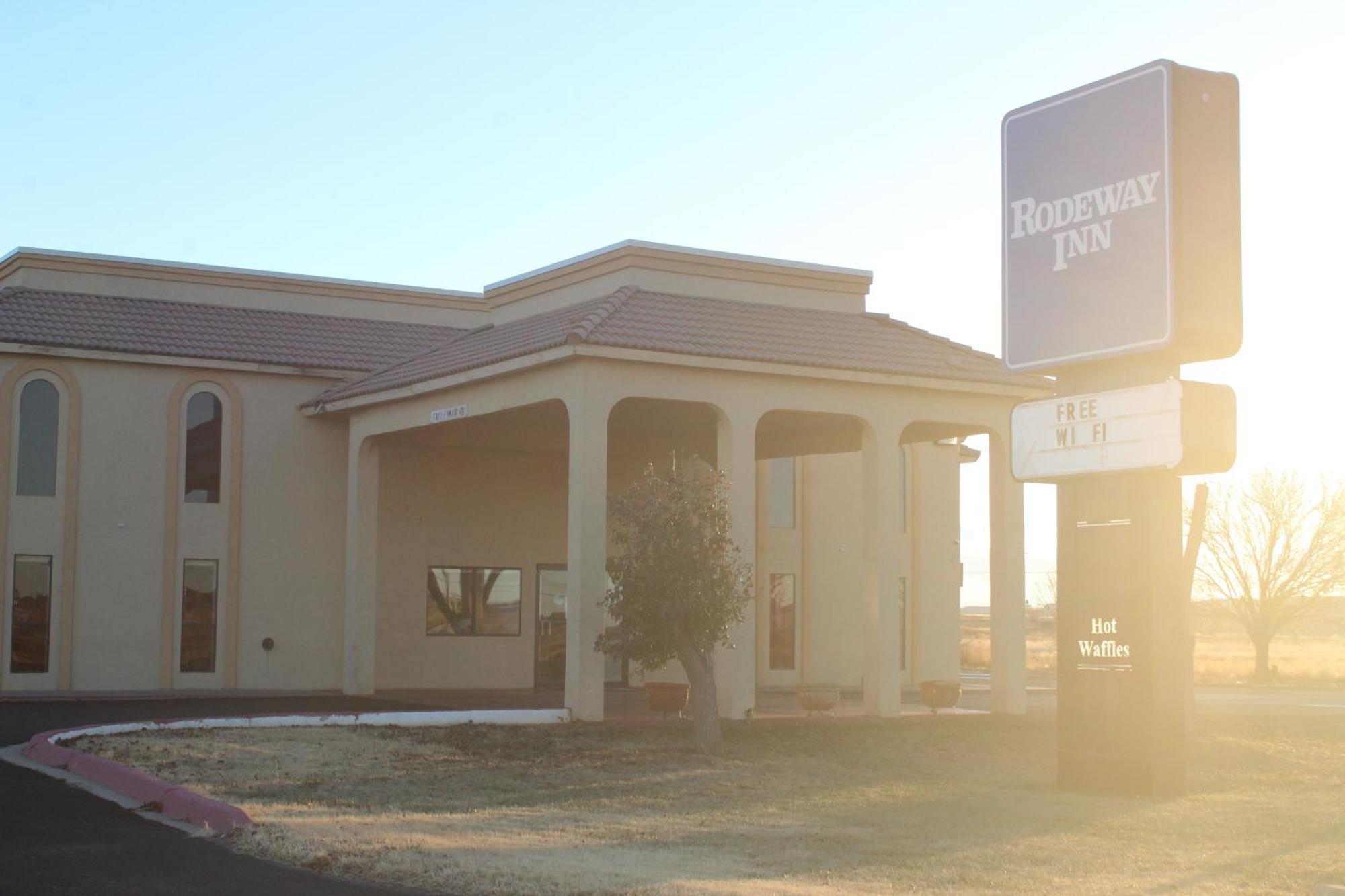 Rodeway Inn Тикумкари Екстериор снимка