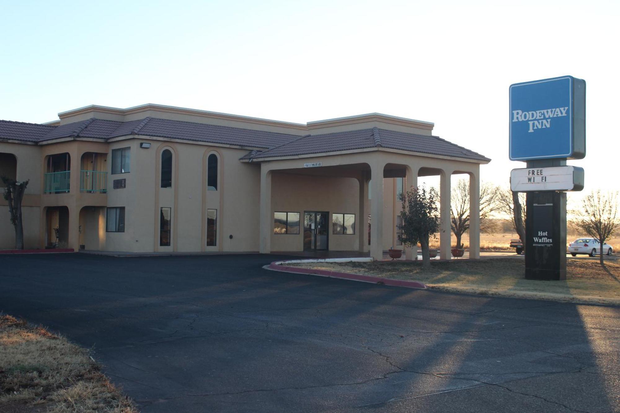 Rodeway Inn Тикумкари Екстериор снимка