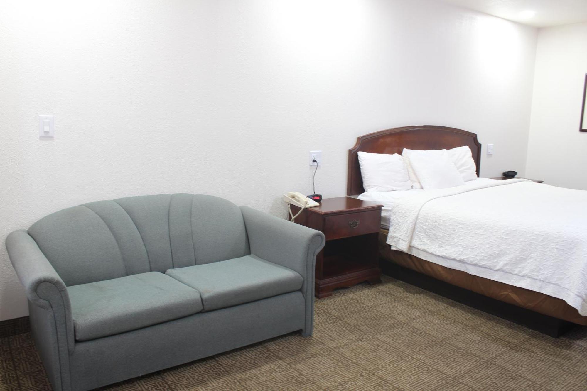 Rodeway Inn Тикумкари Екстериор снимка