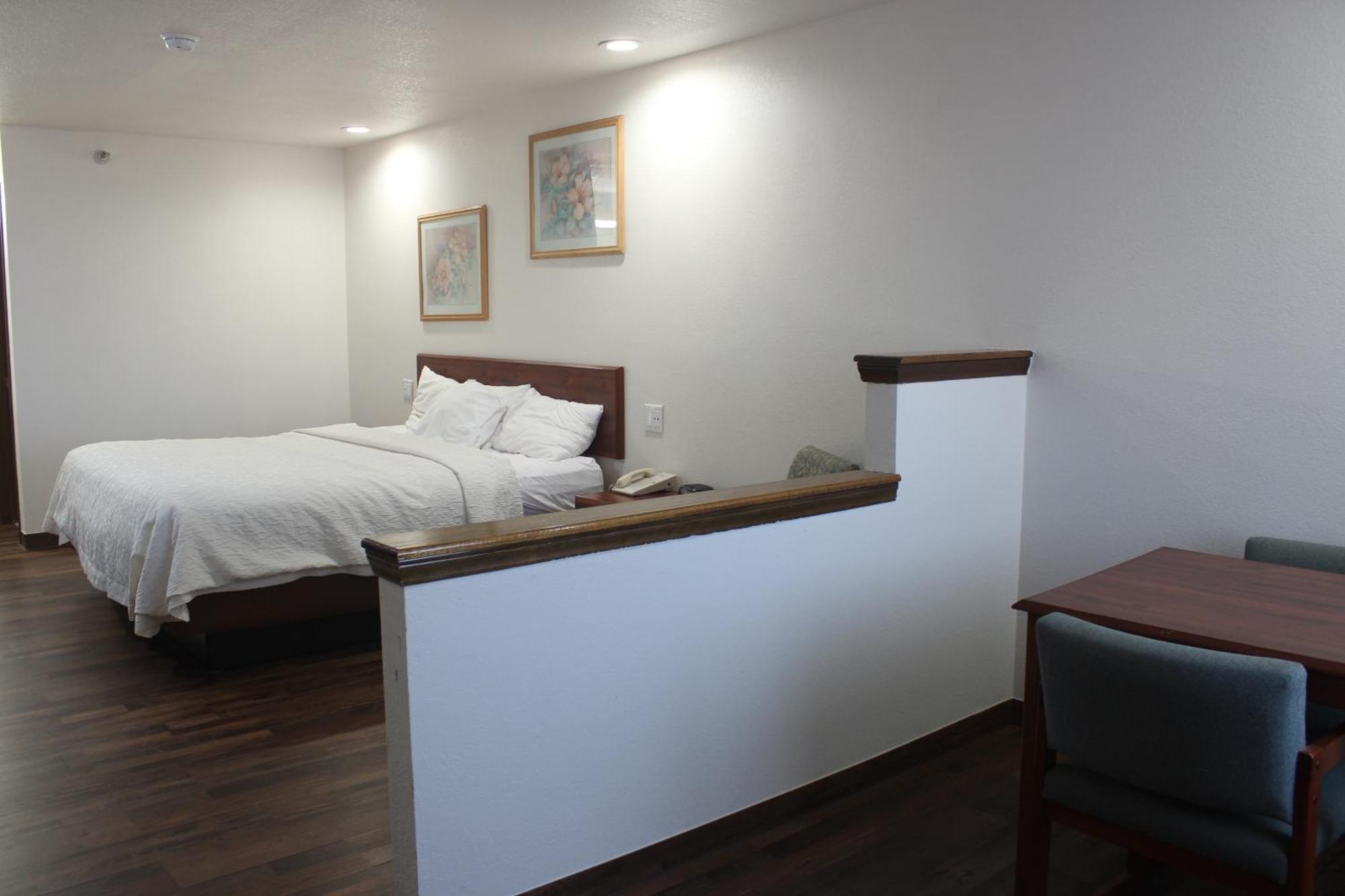 Rodeway Inn Тикумкари Екстериор снимка