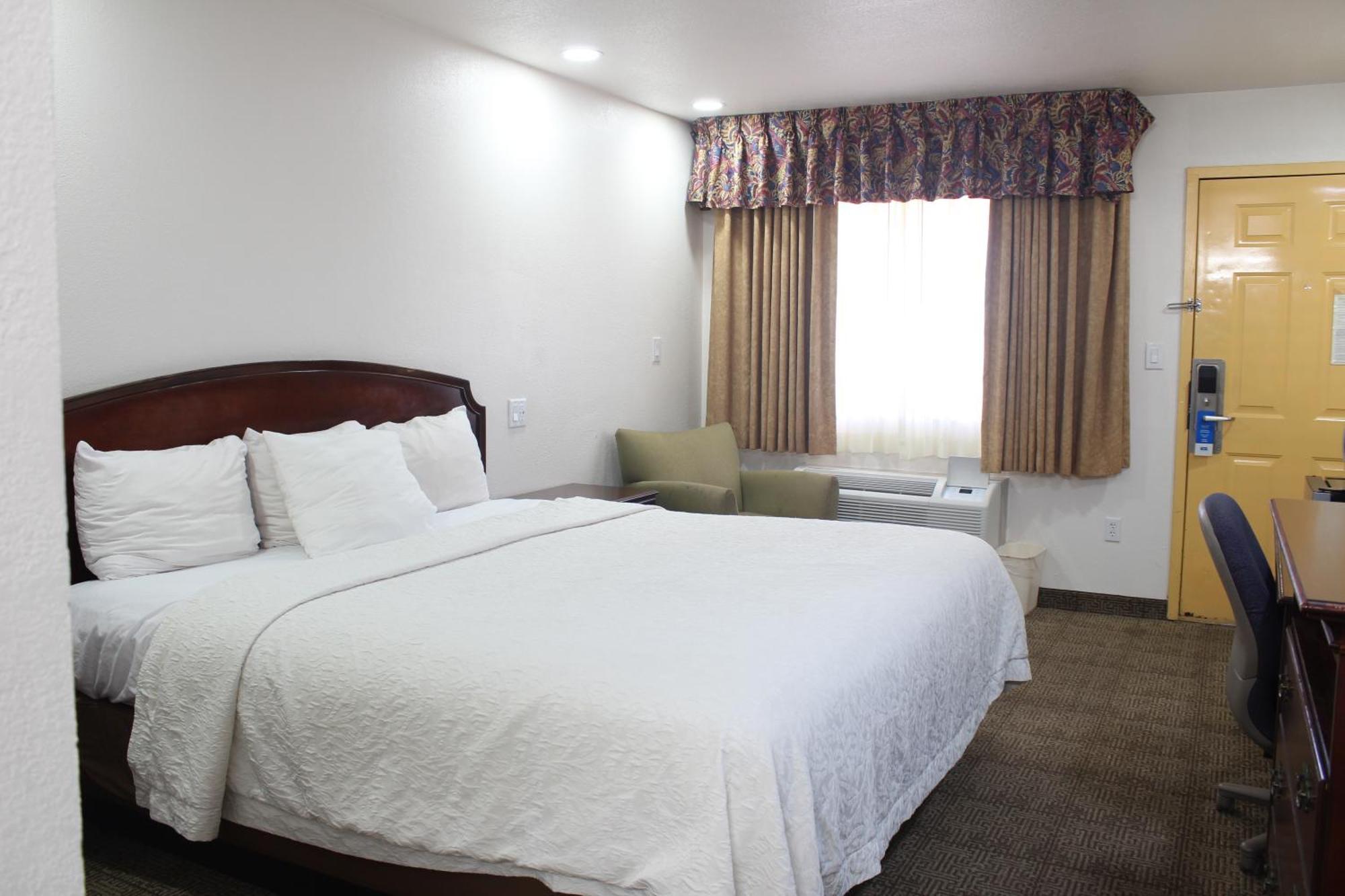 Rodeway Inn Тикумкари Екстериор снимка