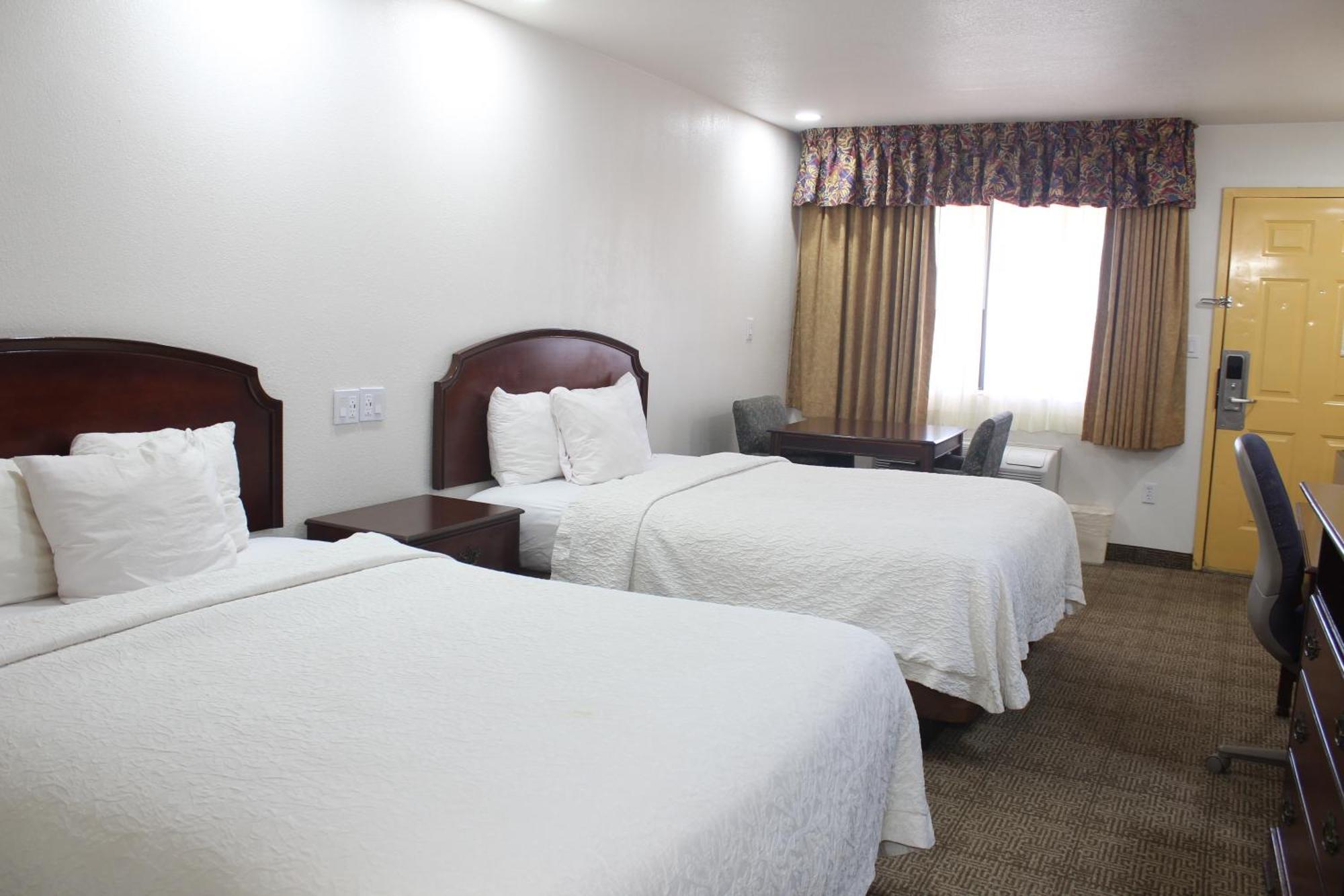 Rodeway Inn Тикумкари Екстериор снимка