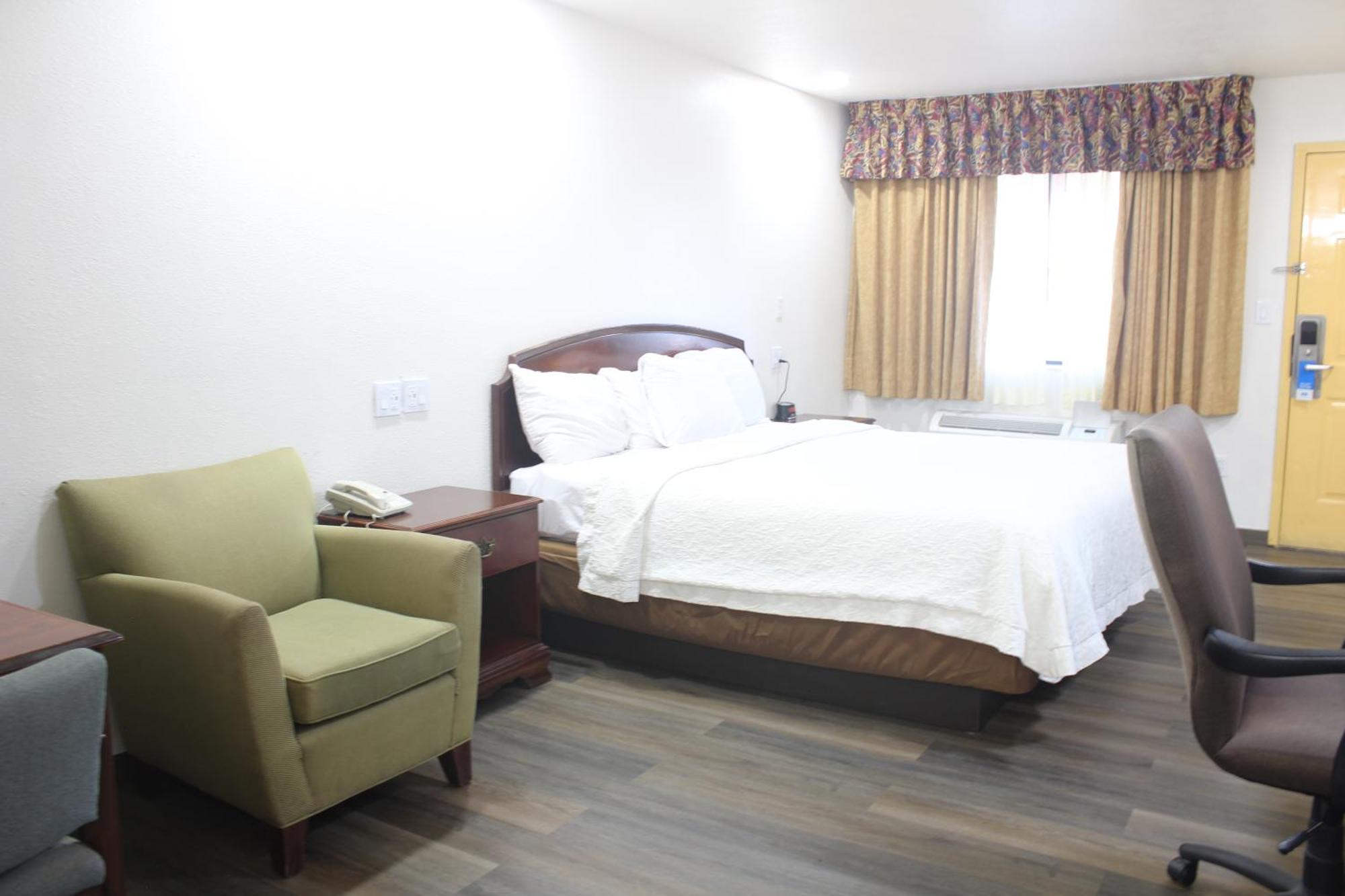 Rodeway Inn Тикумкари Екстериор снимка