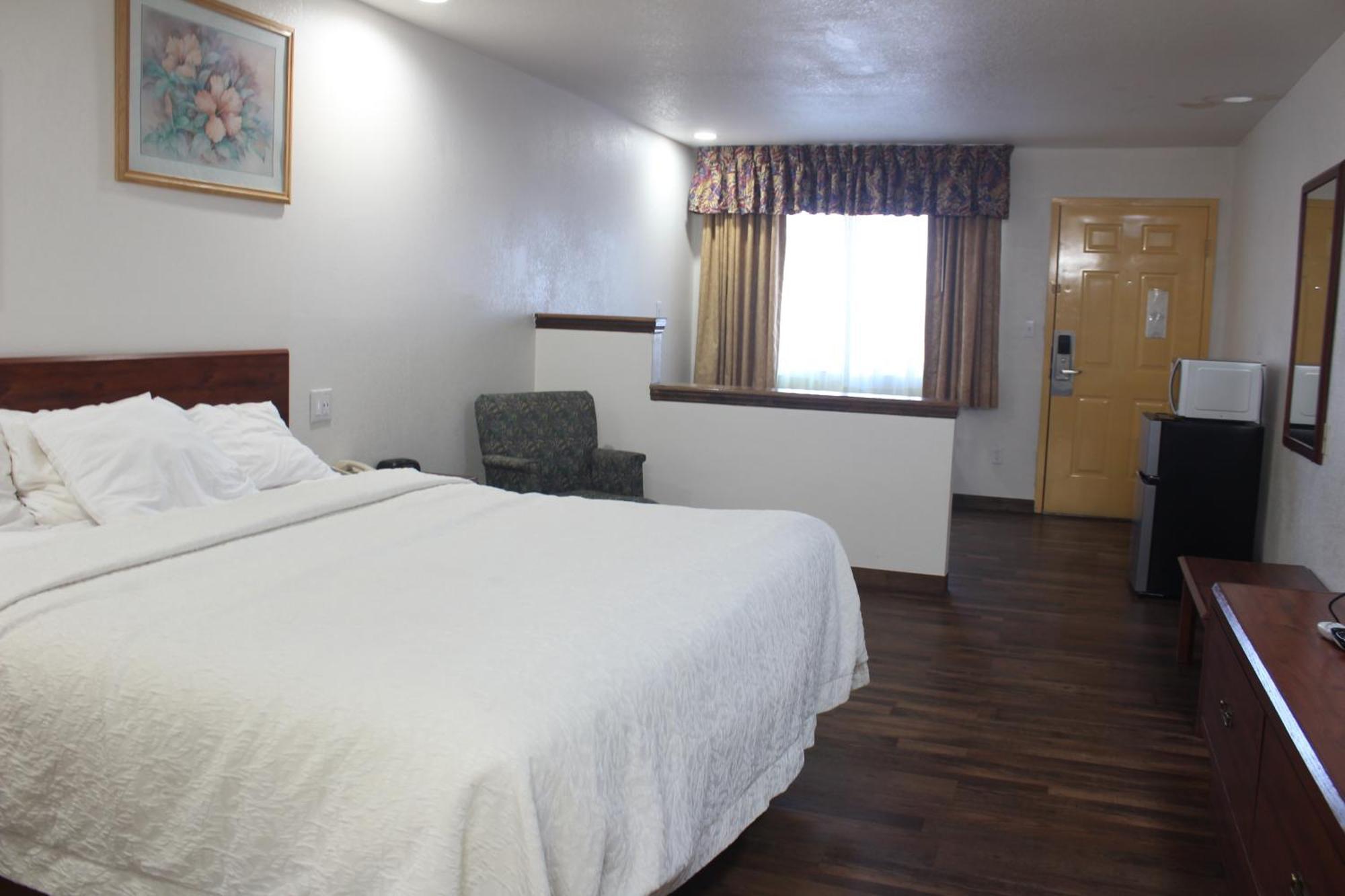 Rodeway Inn Тикумкари Екстериор снимка