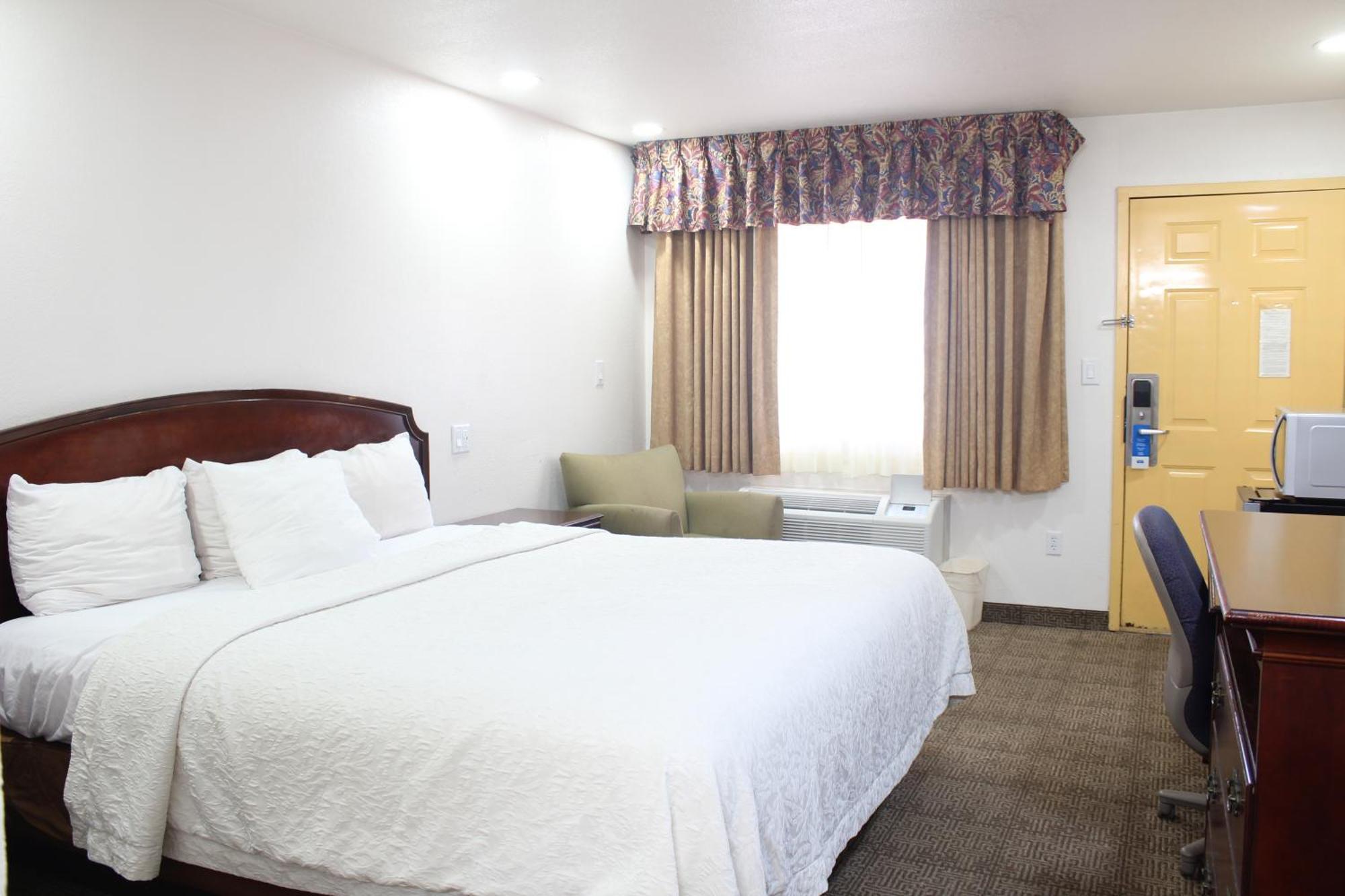 Rodeway Inn Тикумкари Екстериор снимка