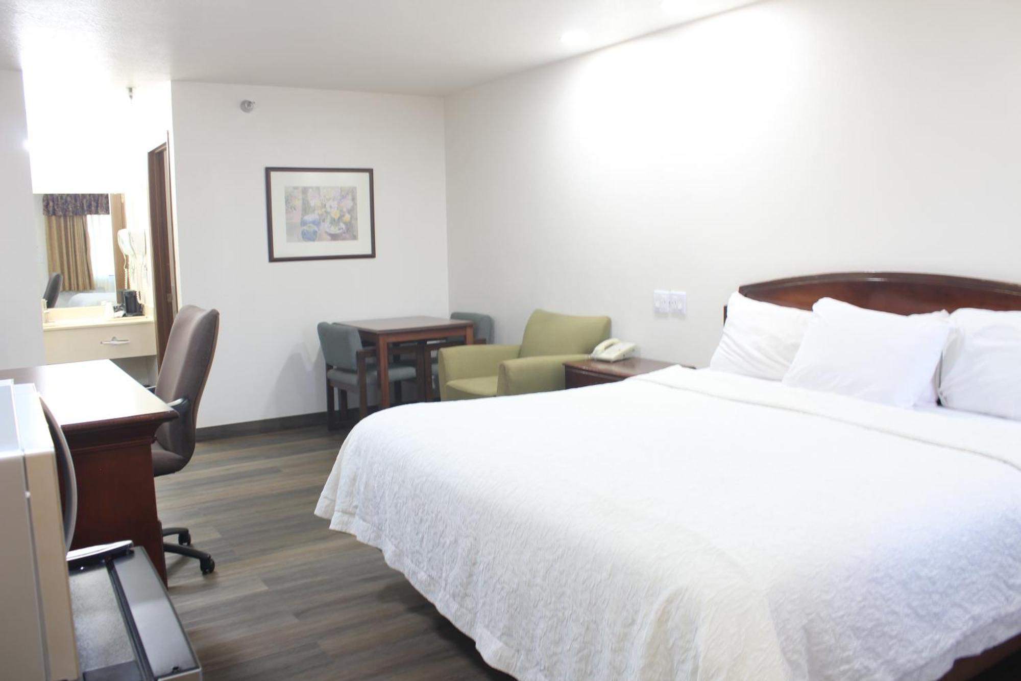 Rodeway Inn Тикумкари Екстериор снимка