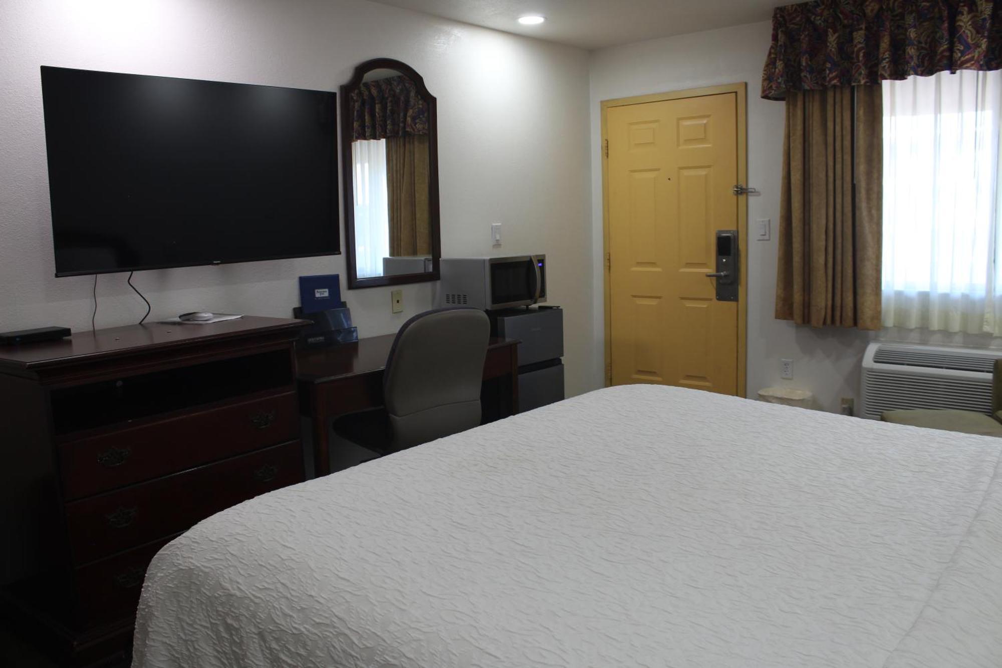 Rodeway Inn Тикумкари Екстериор снимка