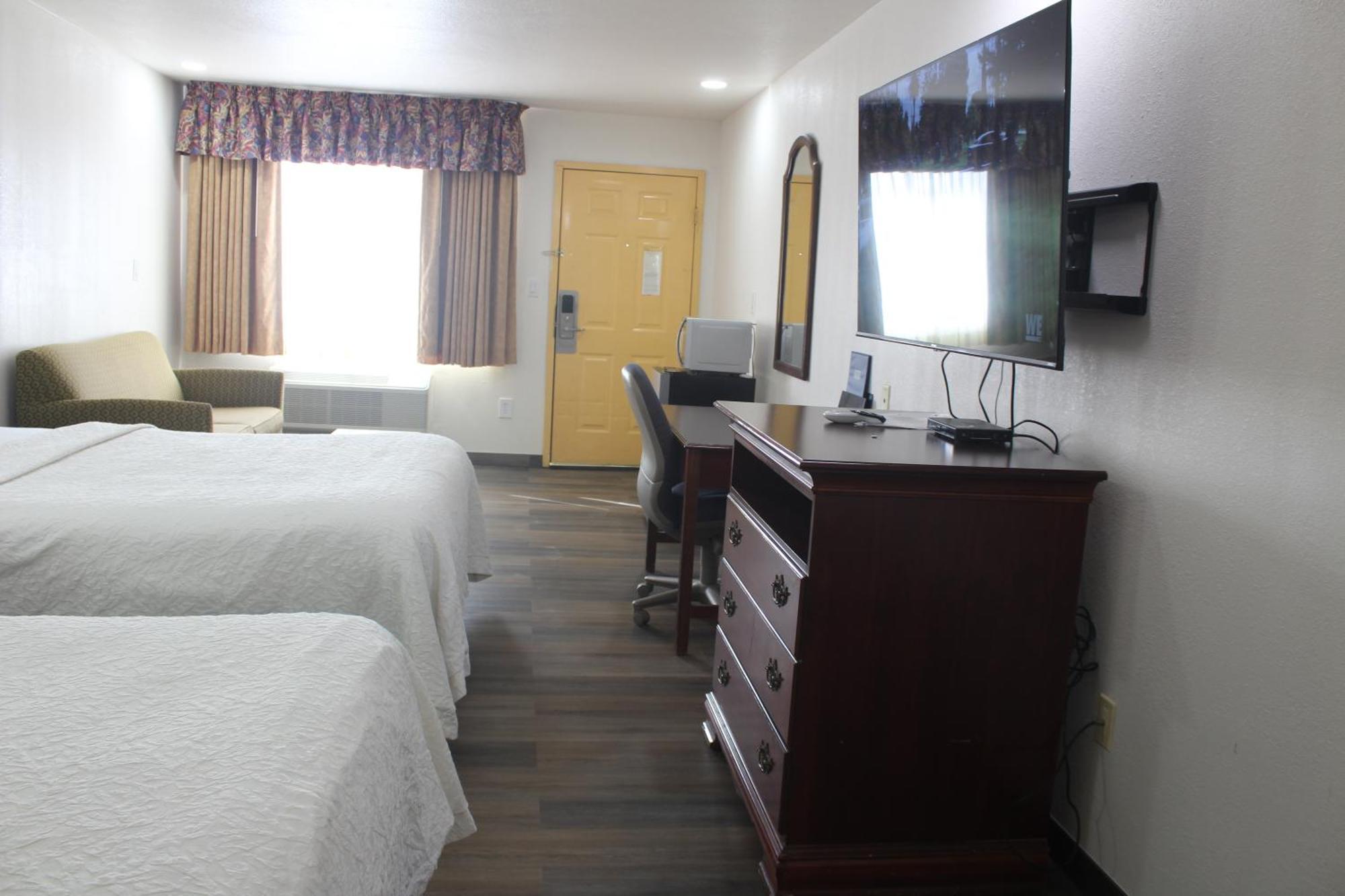 Rodeway Inn Тикумкари Екстериор снимка