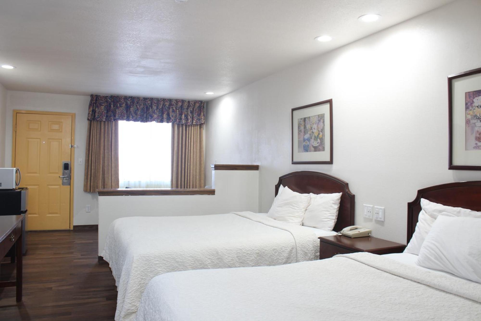 Rodeway Inn Тикумкари Екстериор снимка