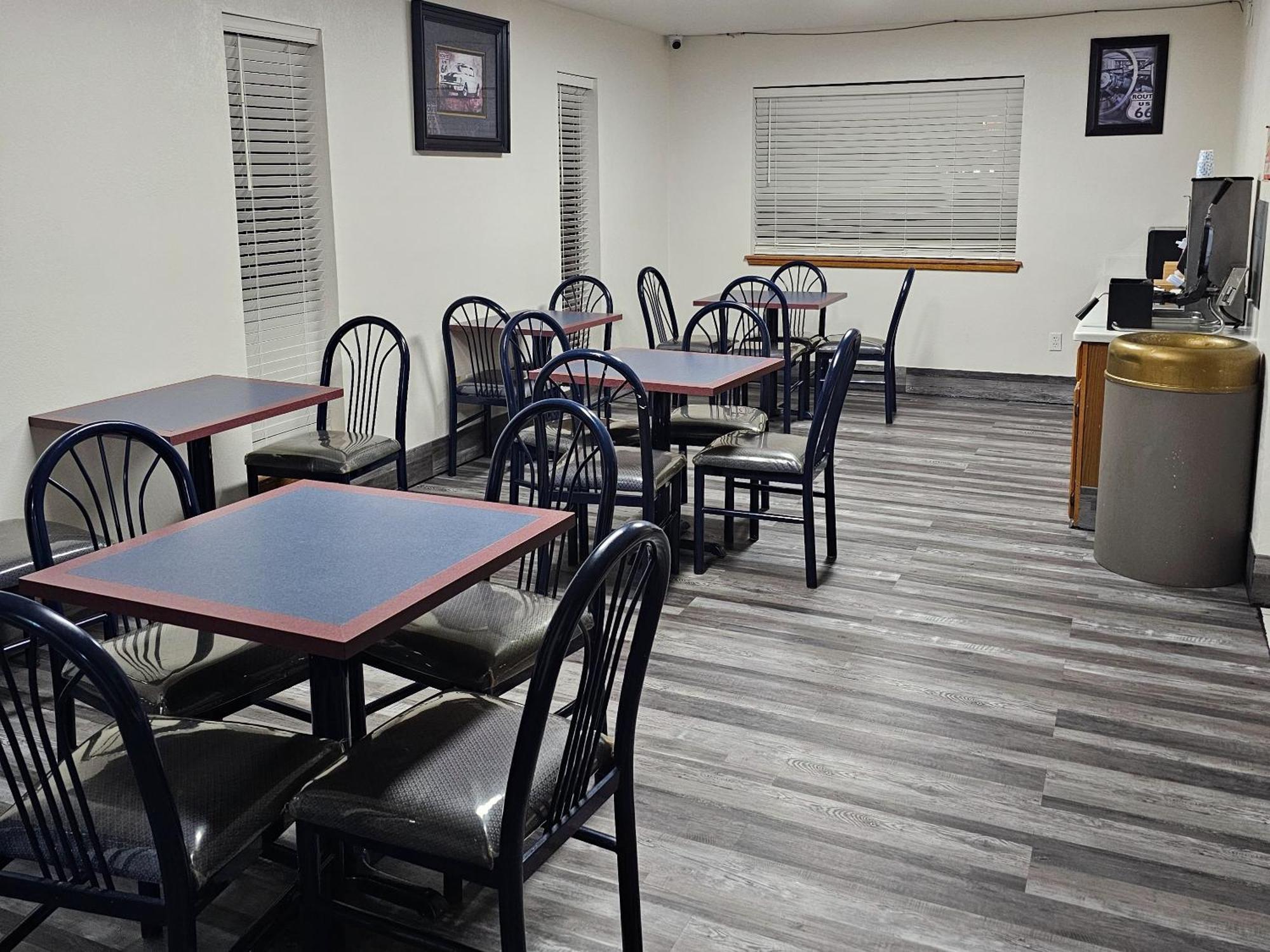 Rodeway Inn Тикумкари Екстериор снимка